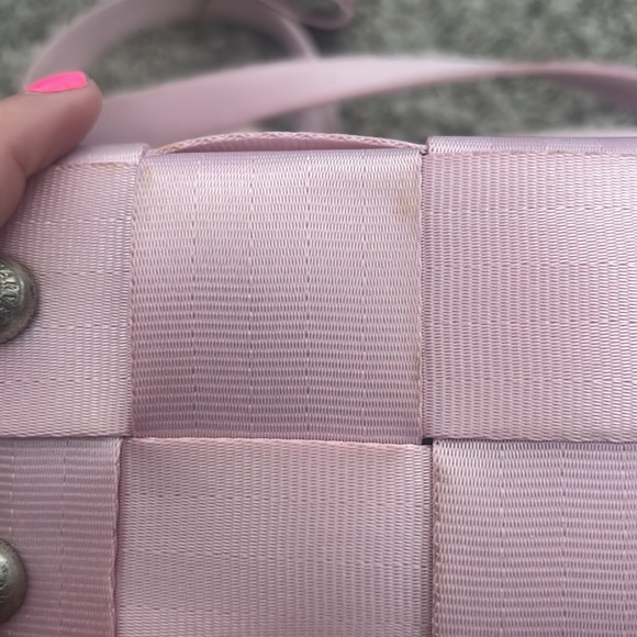 Pink Harvey’s Seat Belt Bag! Never used - Picture 4 of 6
